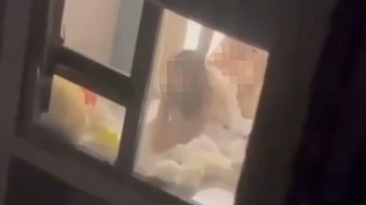 Pasangan di China berhubungan badan lupa menutup gorden, diintip dan direkam tetangga.