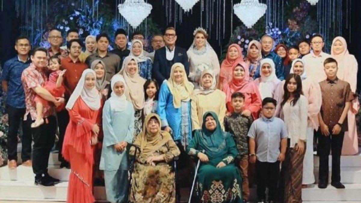 Pasangan kembali menikah setelah bercerai 3 tahun