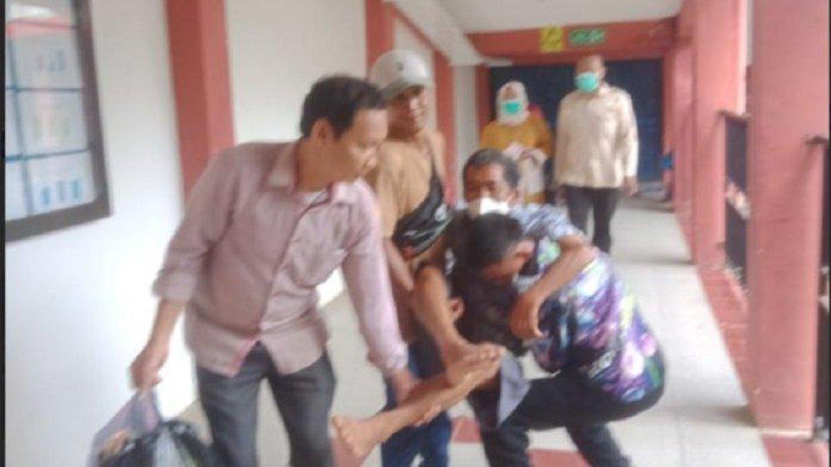 Pasien lumpuh saat dibopong