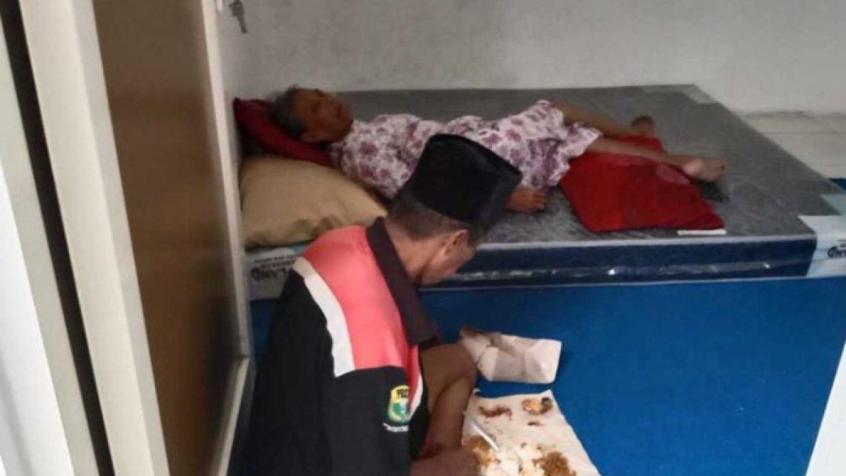 Pasutri asal Bangkalan hidupnya terlunta-lunta. Mereka terusir dari rumah sendiri. Hartanya habis dikuras anak tiri.