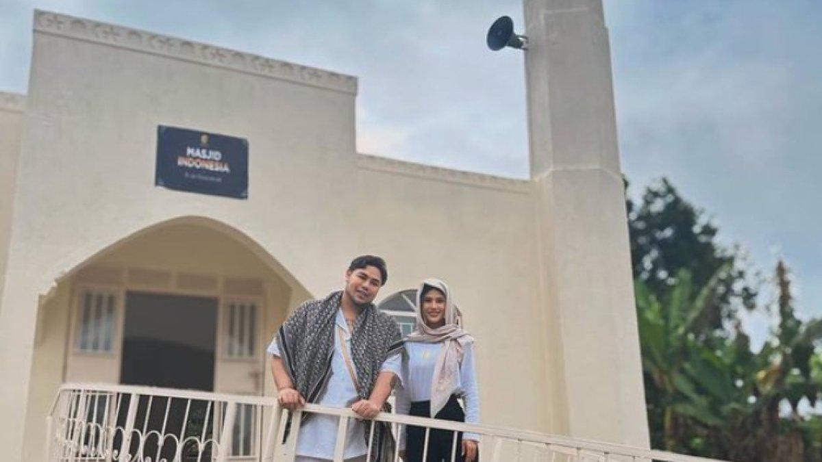 Penampakan dari depan masjid Ivan Gunawan di Uganda