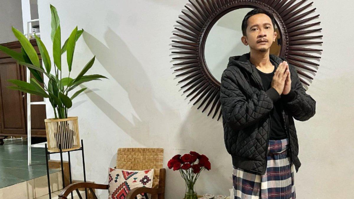 Penampilan Aming kembali religius