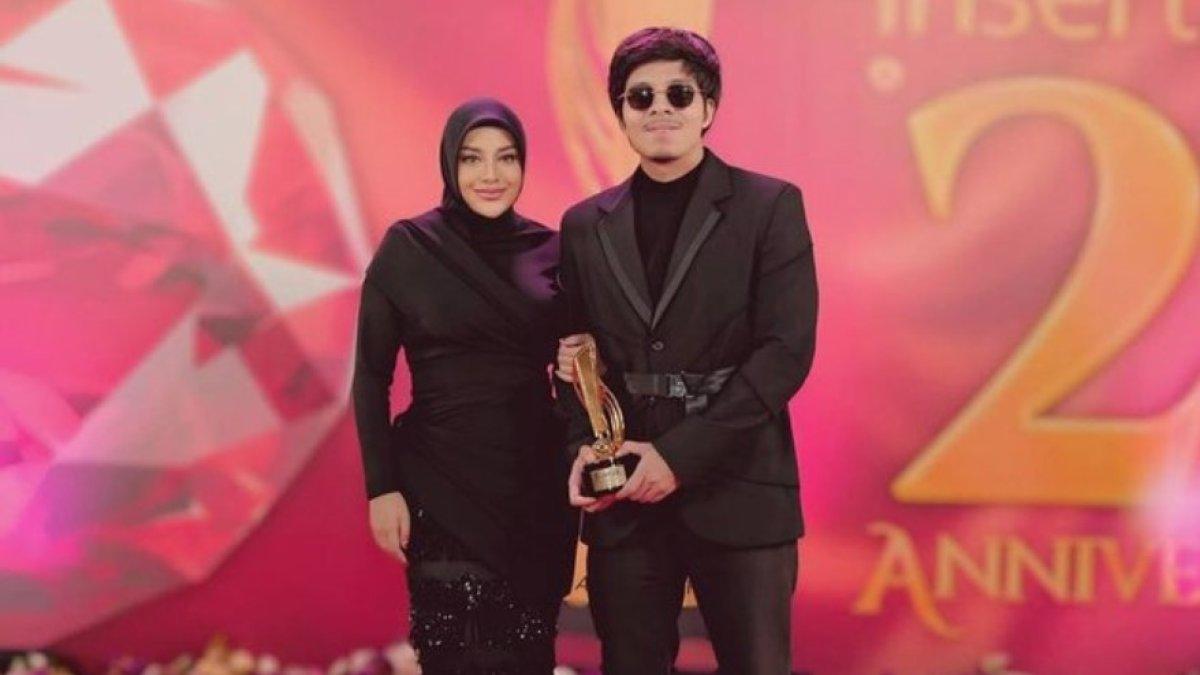 Penampilan Aurel Hermansyah saat menghadiri
