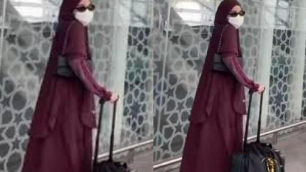 Penampilan Azizah Salsha umrah di tengah isu perselingkuhannya dengan Salim Nauderer.