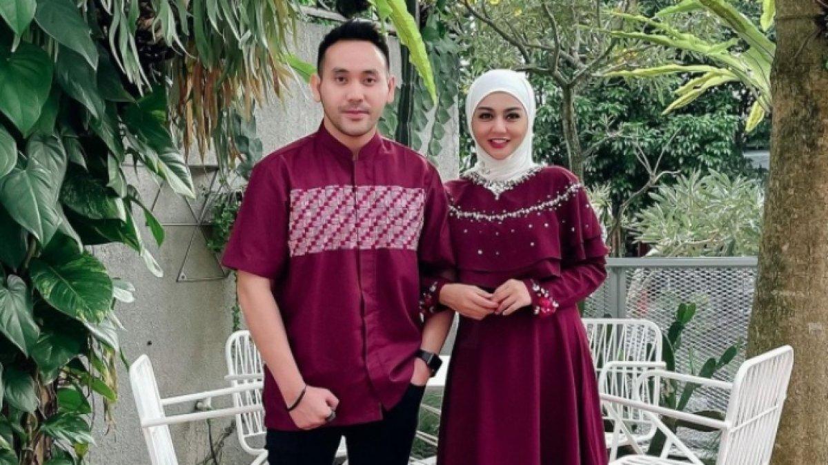 Penampilan Jenita Janet pakai hijab