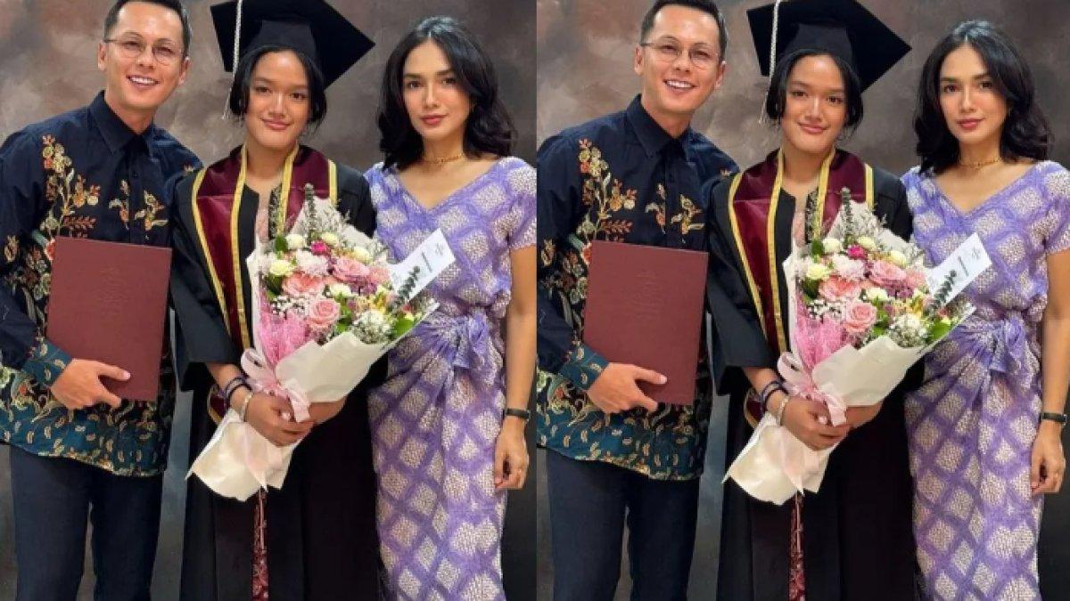 Penampilan Ussy Sulistyawati dan Andhika Pratama saat hadiri wisuda anaknya