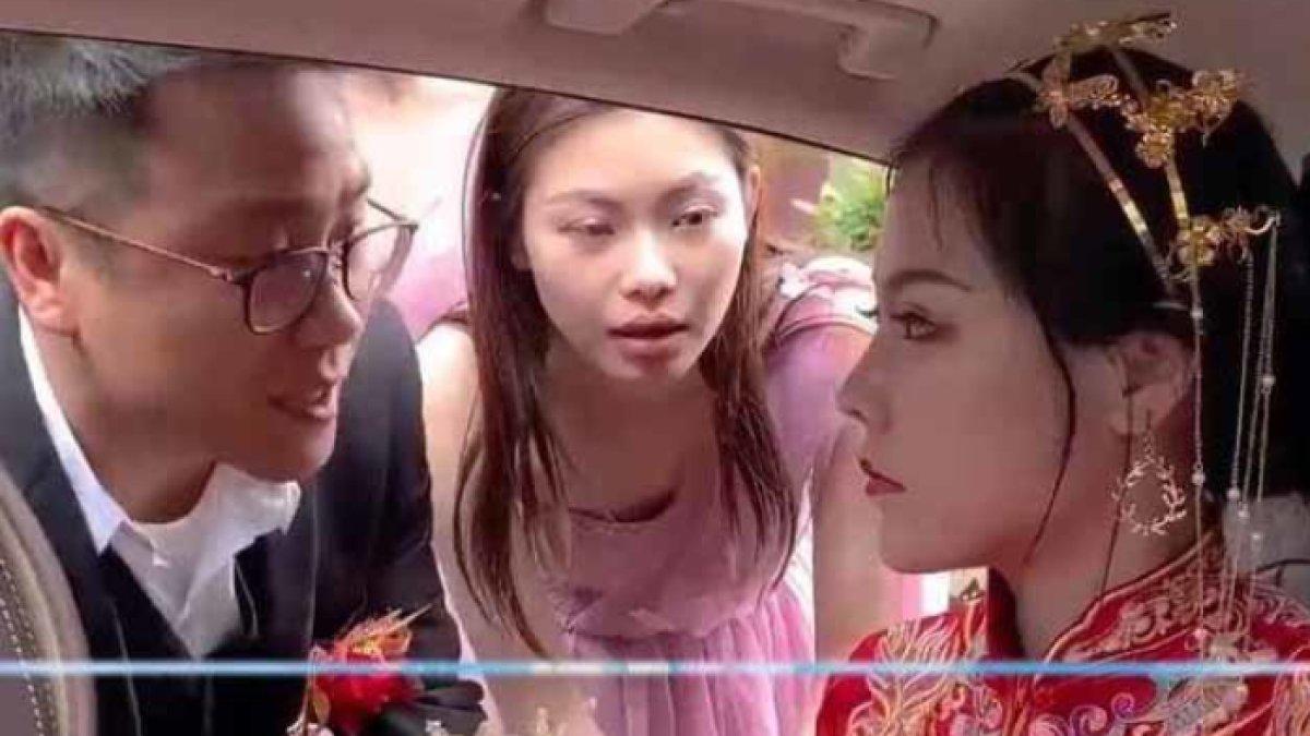 Pengantin wanita di China enggan keluar dari mobil pengantin, minta tambahan mahar Rp192 juta.
