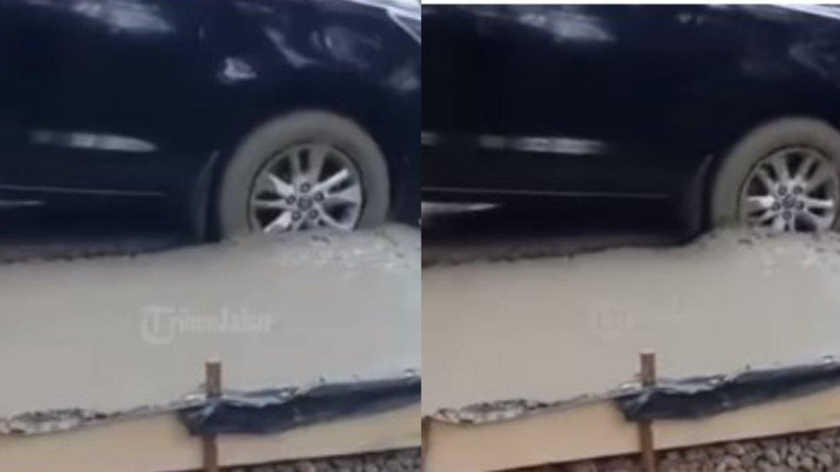 Pengemudi mobil dinas tersebut cuek