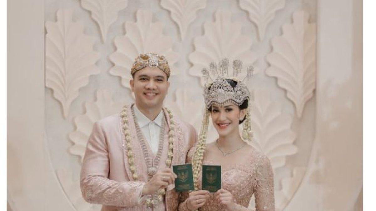 PERNIKAHAN ELMA DAN IHSAN - Pernikahan Elma Agustin dan Ihsan Fadhlur Rahman berlangsung dengan lancar pada hari Minggu, 16 Februari, di hotel yang sama di Jakarta. 
