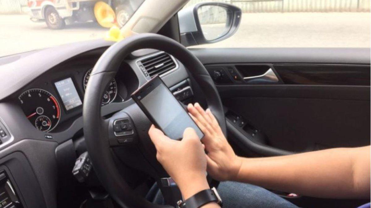 Pertemuan pertama mereka terjadi di dekat sebuah kafe