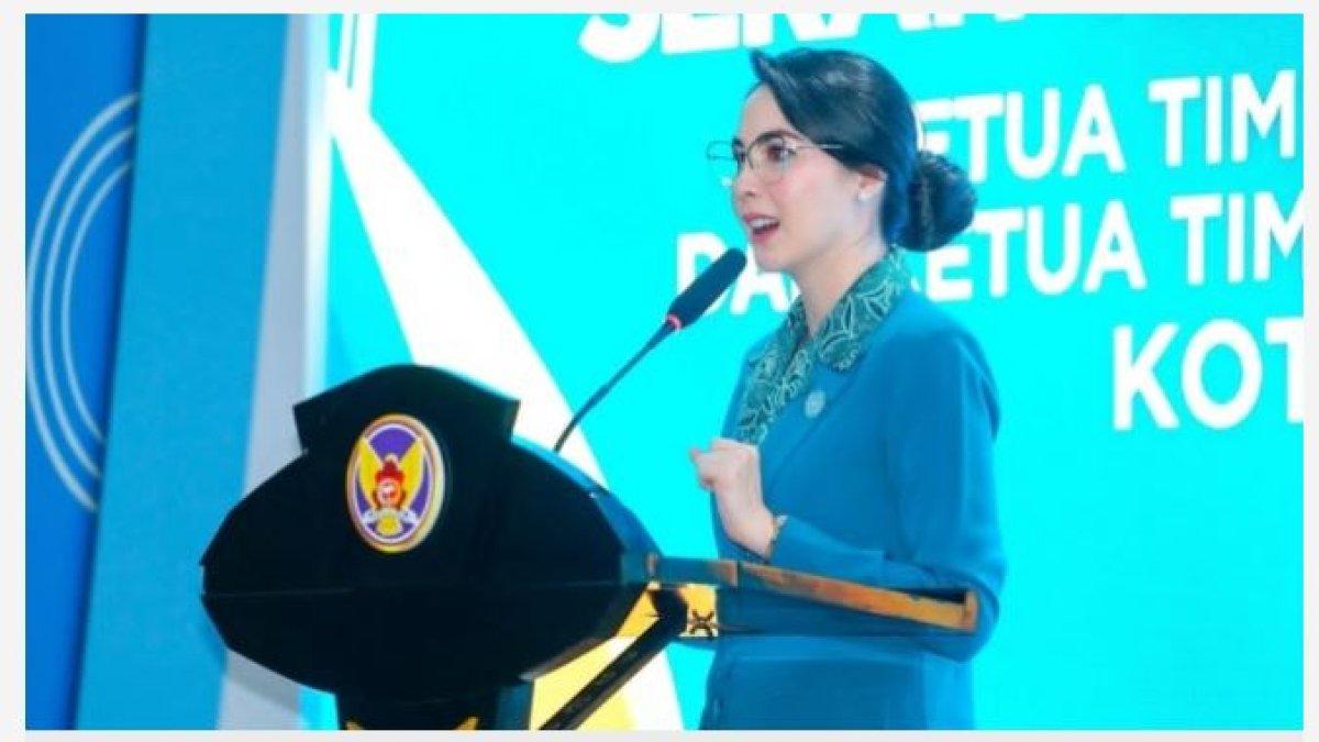 PIDATO ARUMI BACHSIN - Pidato Arumi Bachsin saat acara pelantikan Ketua TP PKK dan Ketua Pembina Posyandu Kabupaten/Kota se-Jawa Timur pada Minggu (2/3/2025) mendapat banyak pujian.