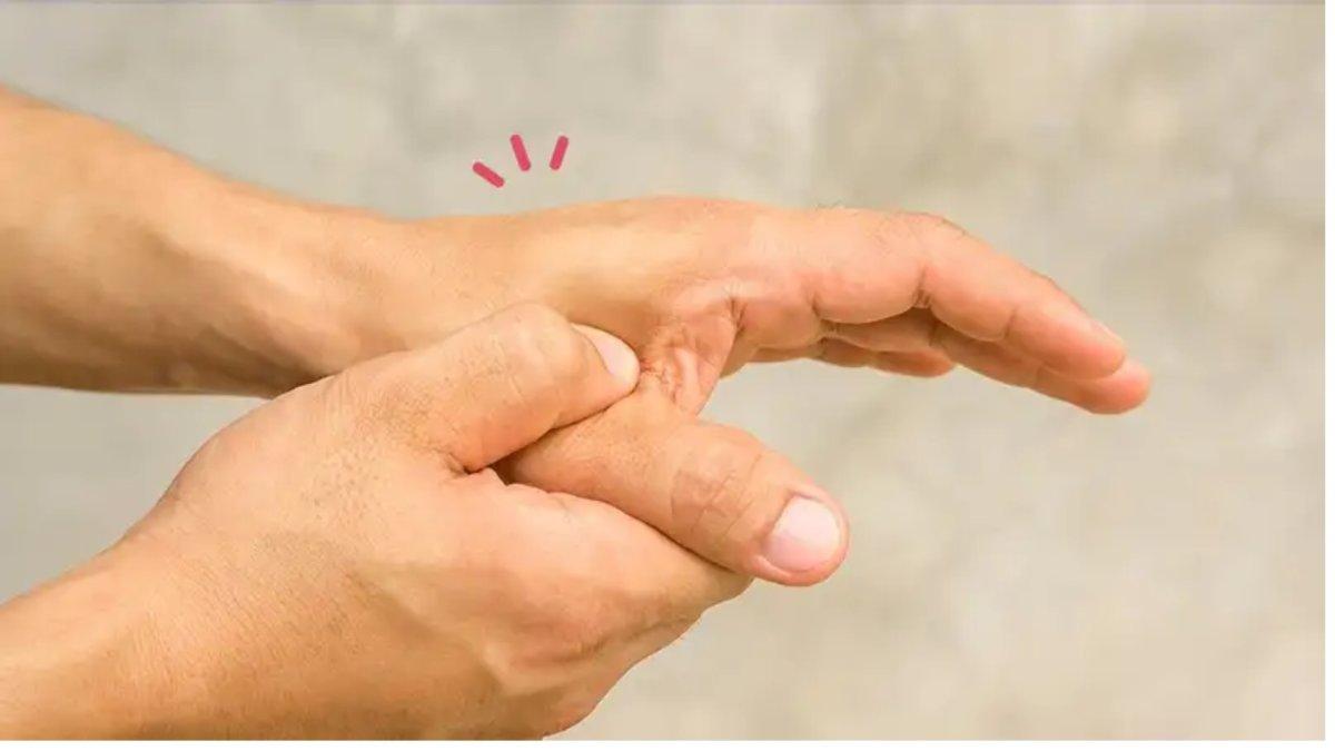 Pijat antara ibu jari dan jari telunjuk