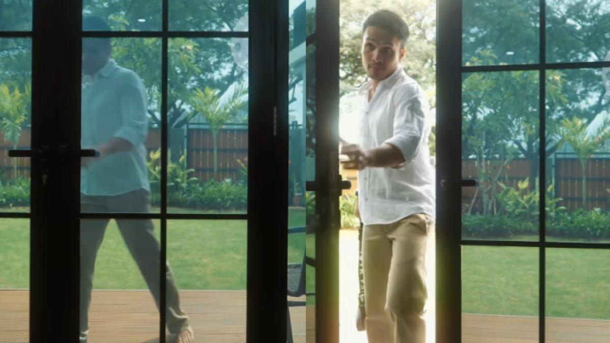 Pintu masuk rumah Randy Pangalila