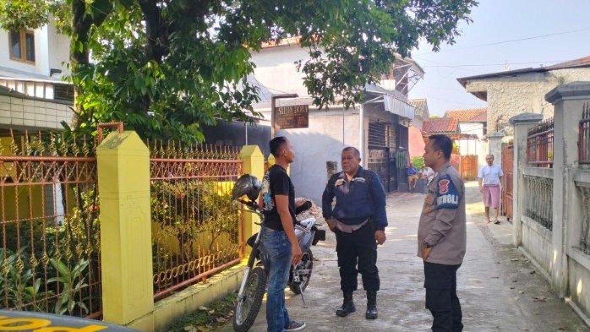 Polisi datangi lokasi seorang wanita