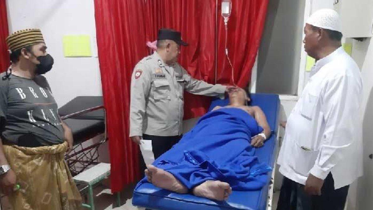 Polisi mengevakuasi AD