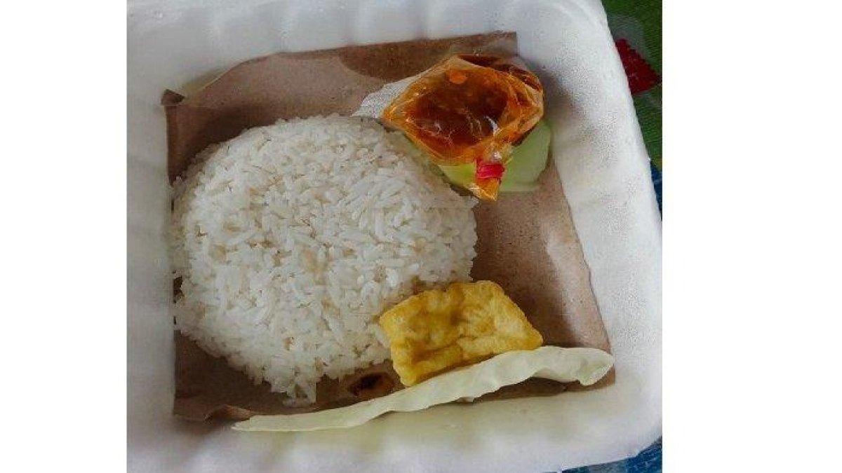 Porsi makan siang Bimtek Petugas KPPS di Pasaman Barat.