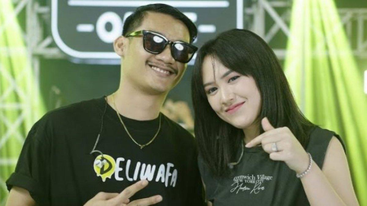 Potret Gilga Sahit dan Happy Asmara