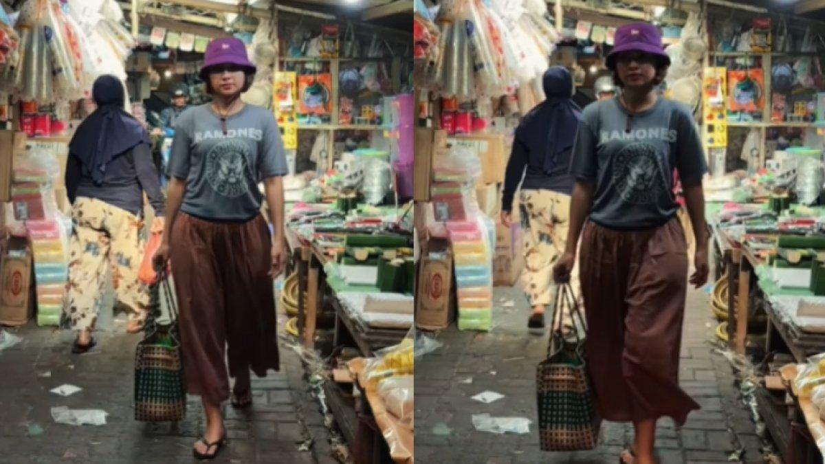 Potret Indah Permatasari belanja di pasar tradisional