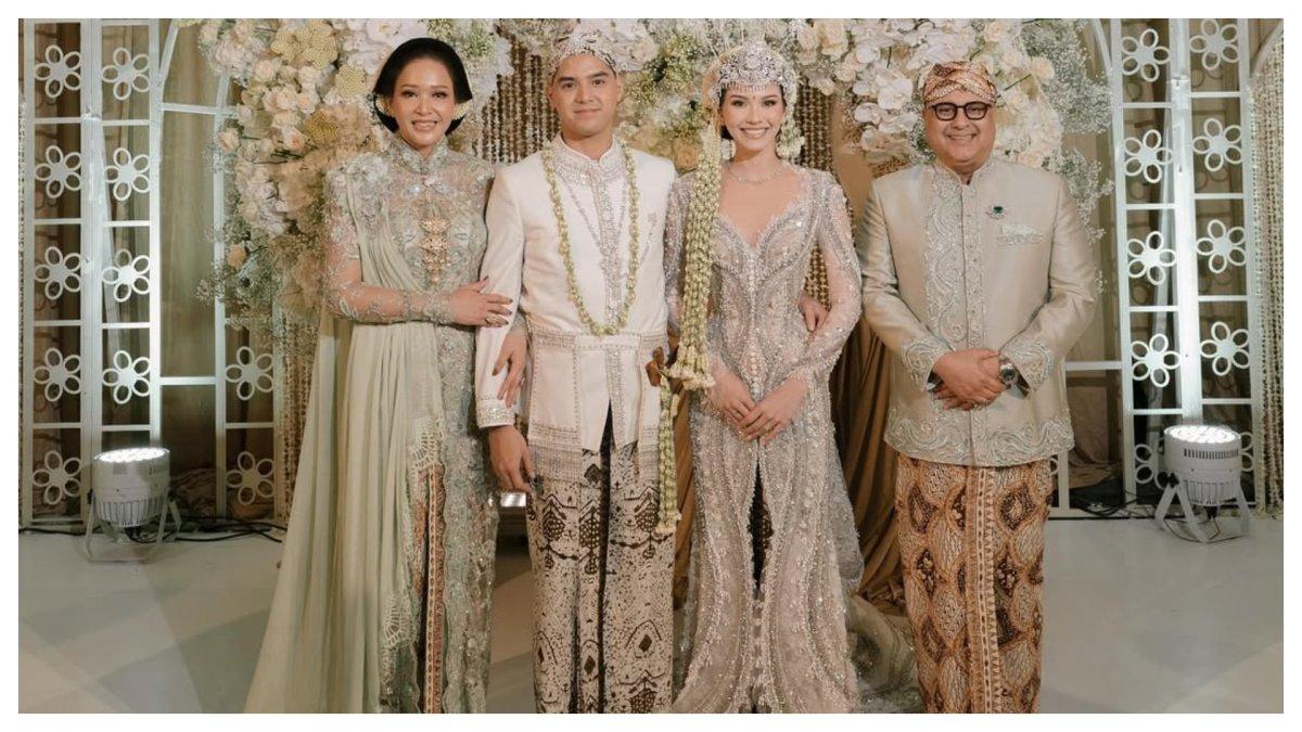 Potret Maia Estianty bersama Irwan Mussry di pernikahan Al Ghazali dan Alyssa Daguise.
