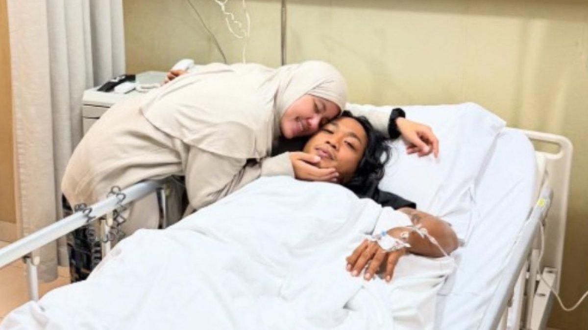 PRAZ TEGUH SAKIT -  Terungkap penyakit yang diderita Praz Teguh hingga sang komika dilarikan ke rumah sakit. Ternyata idap bronkitis.