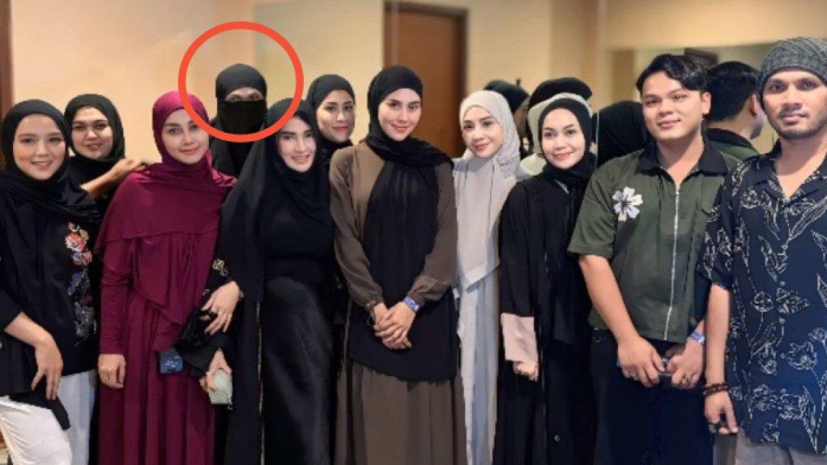 Potret Wanda Hara nyamar jadi muslimah bercadar saat hadiri kajian ustaz Hanan Attaki