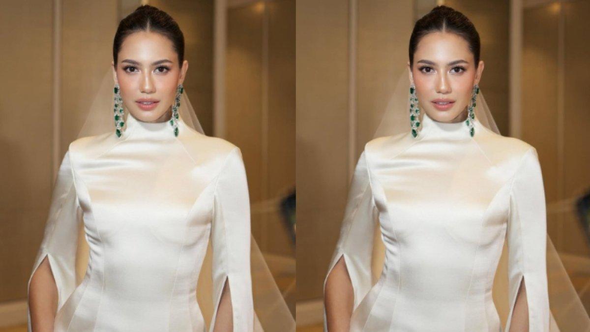 Potret Pevita Pearce di acara resepsi pernikahan nya dengan Mirzan Meer di Malaysia