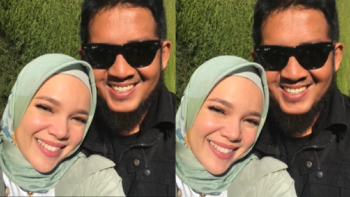 Potret keharmonisan Dewi Sandra dan Agus Rahman (4)