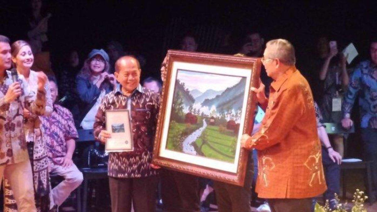 Potret lukisan SBY yang terjual setengah miliar.