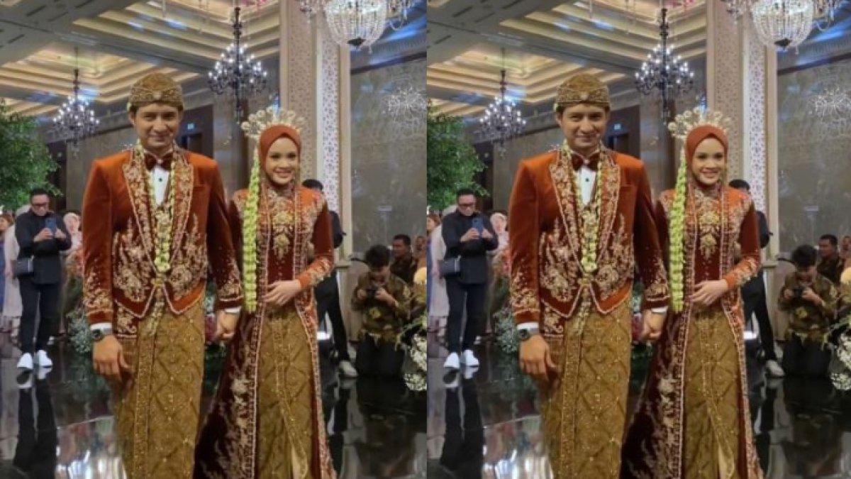 Potret penampilan Chand Kelvin dan Dea Sahirah dengan balutan busana adat Jawa