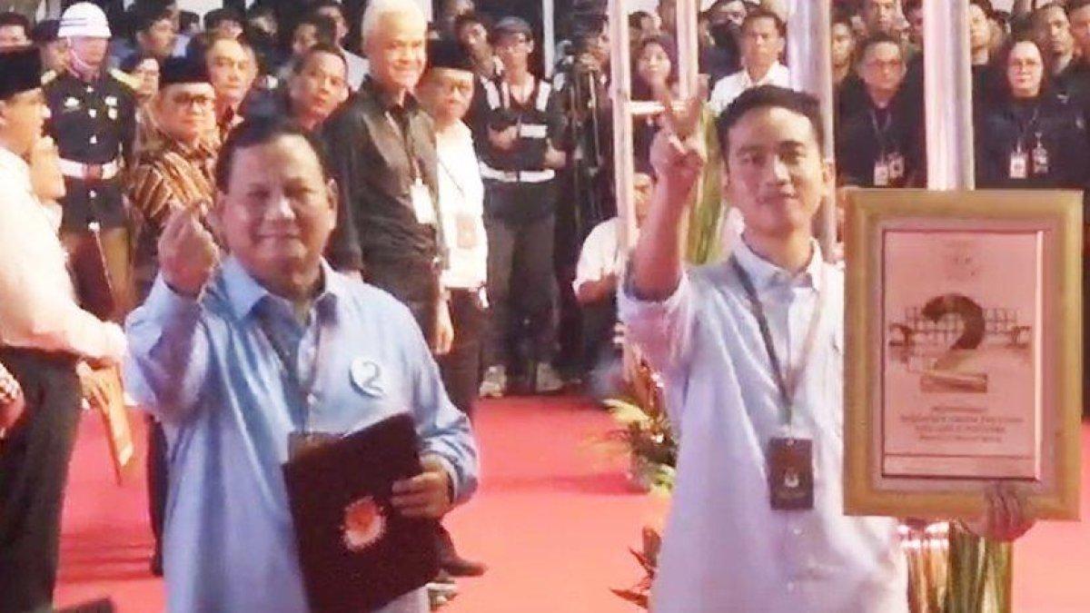 Prabowo-Gibran lempar salam sarangheyo