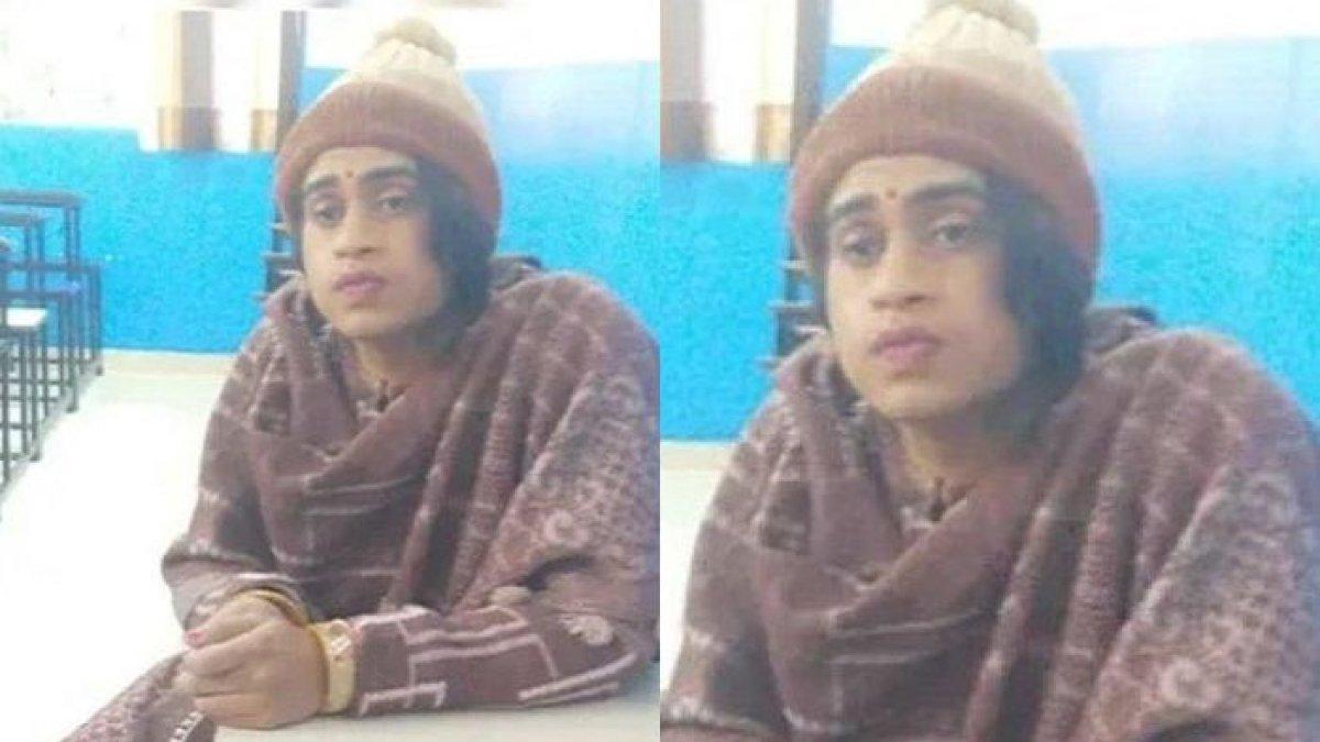 Pria India menyamar