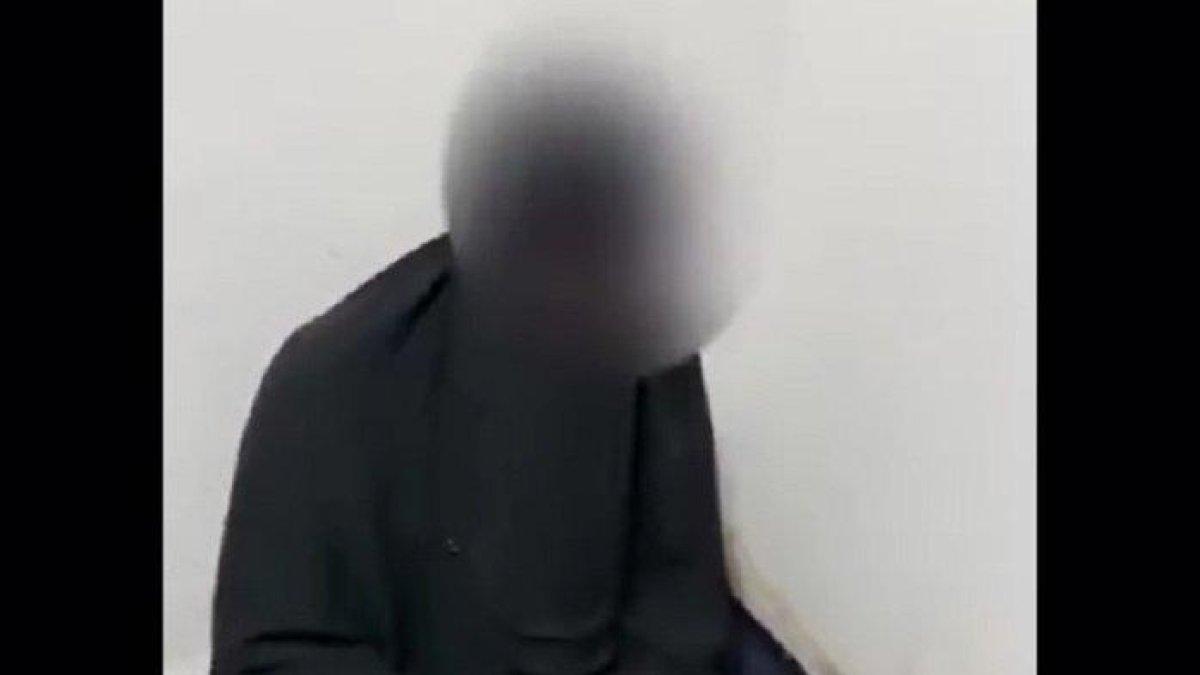 Pria bercadar ngintip wanita ganti baju di toilet umum