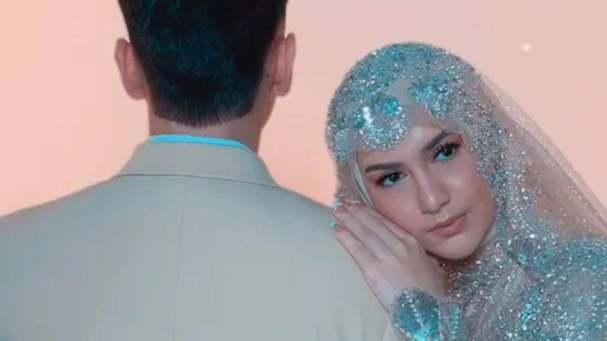 Pria misterius yang foto prewedding bareng Irish Bella disebut mirip Teuku Ryan