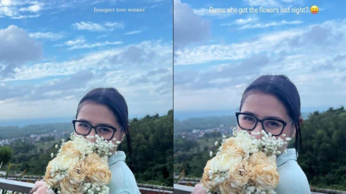 PRILLY LATUCONSINA DAPAT BUNGA - Pada Selasa (11/2/2025), Prilly memamerkan foto dirinya memegang buket bunga putih.