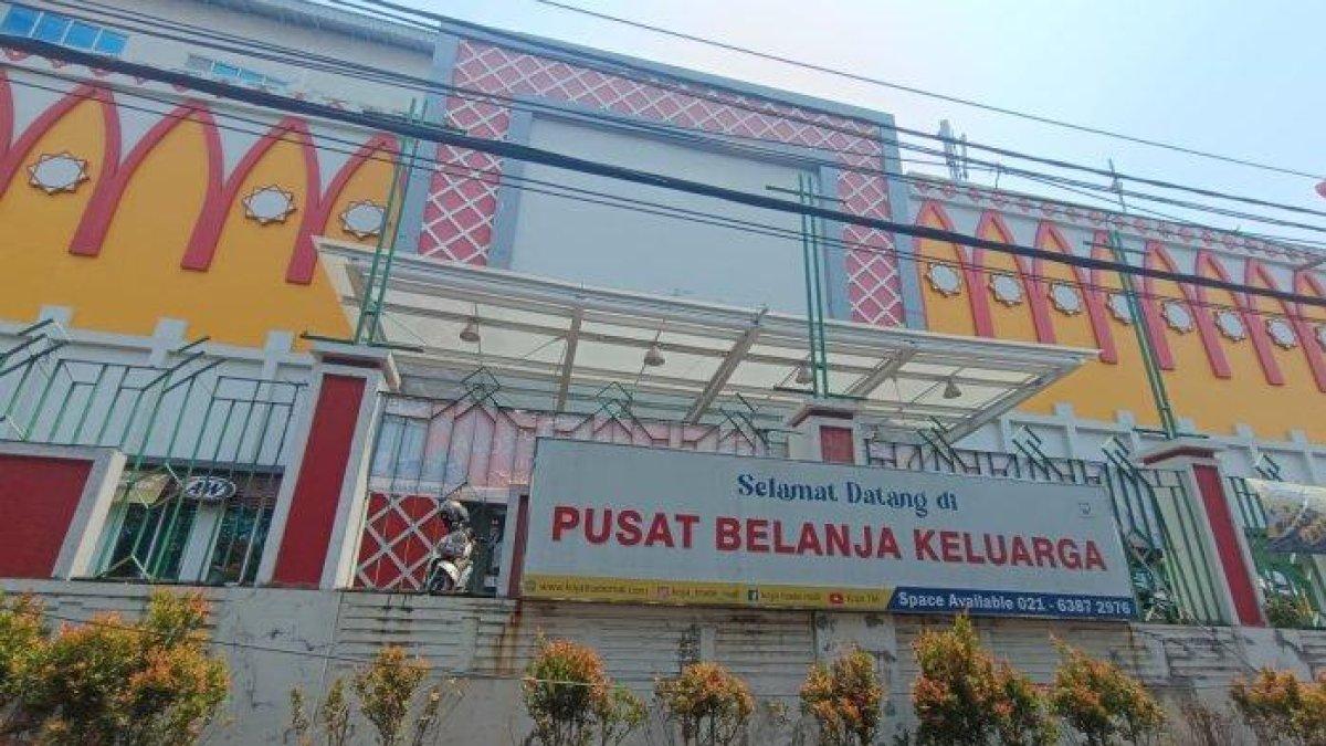 Pusat perbelanjaan Koja Trade Mall di Koja, Jakarta Utara. Pusat perbelanjaan Koja Trade Mall (KTM), Koja, Jakarta Utara menerima teror bom dari orang tak dikenal, Kamis (2/11/2023).