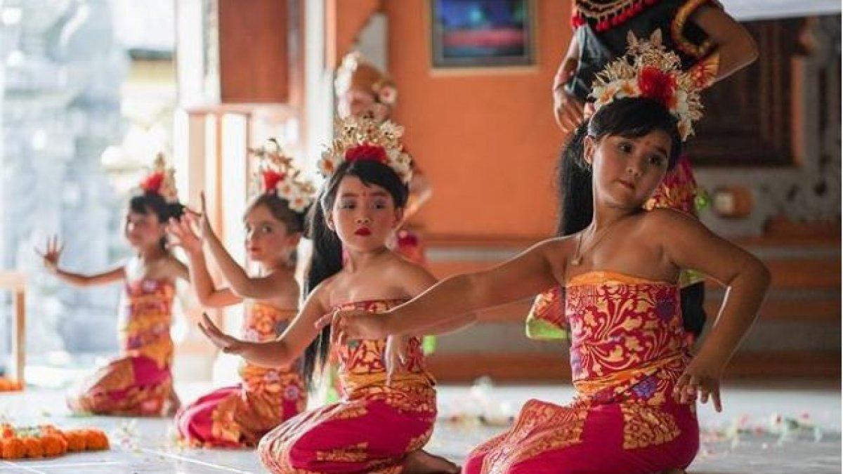 Putri sulung Happy Salma dan Tjokorda Bagus Dwi Santana Kerthyasa