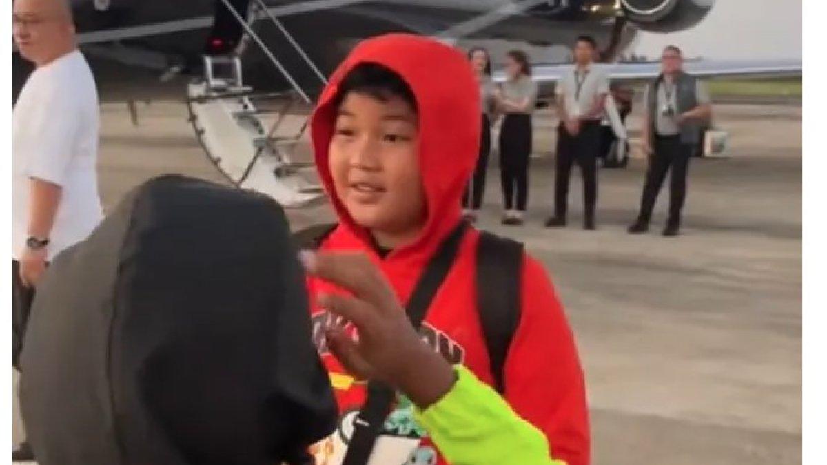 ISA BAJAJ NEBENG JET PRIBADI RAFFI AHMAD - Raffi Ahmad langsung berinisiatif membantu. Suami Nagita Slavina menghubungi timnya, lalu mengajak Isa dan anak-anaknya ikut dalam penerbangan jet pribadinya ke Jakarta.