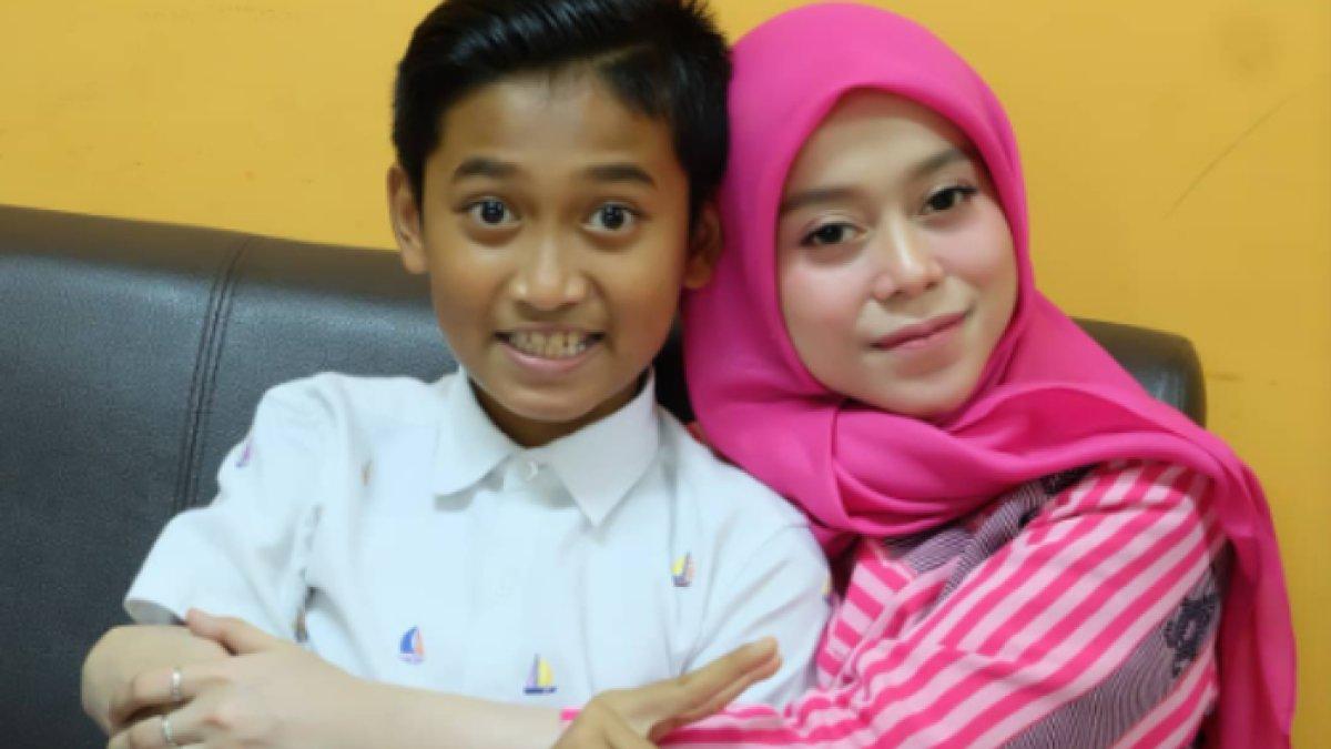 Redi begitu dekat dengan Lesti Kejora.