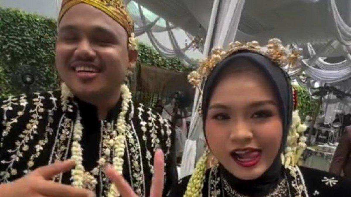 Resepsi pernikahan Salma Salsabil dan Dimansyah Laitupa