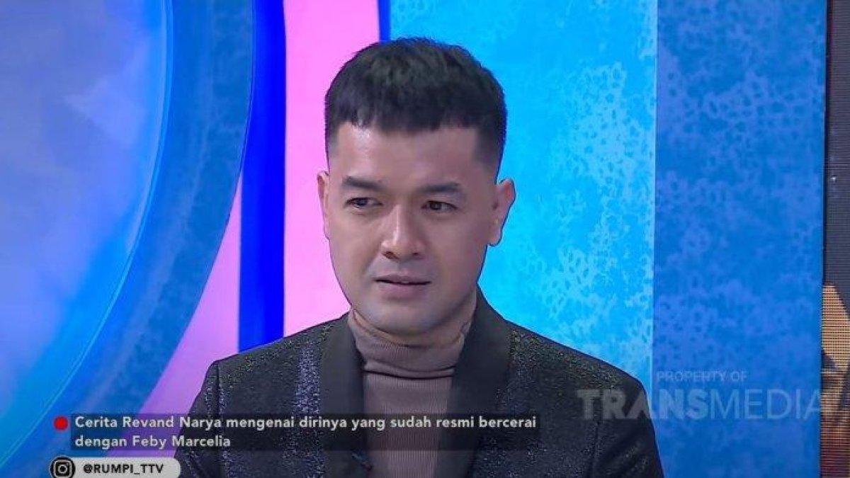 Revand pun mengaku perceraiannya dengan sang aktris terjadi karena kesalahannya.