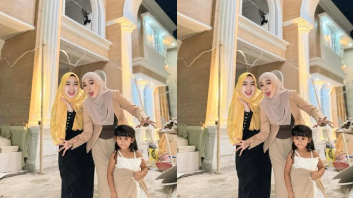 RUMAH BARU RICIS - Ria Ricis pun memamerkan progress pembangunan rumahnya yang hampir jadi.