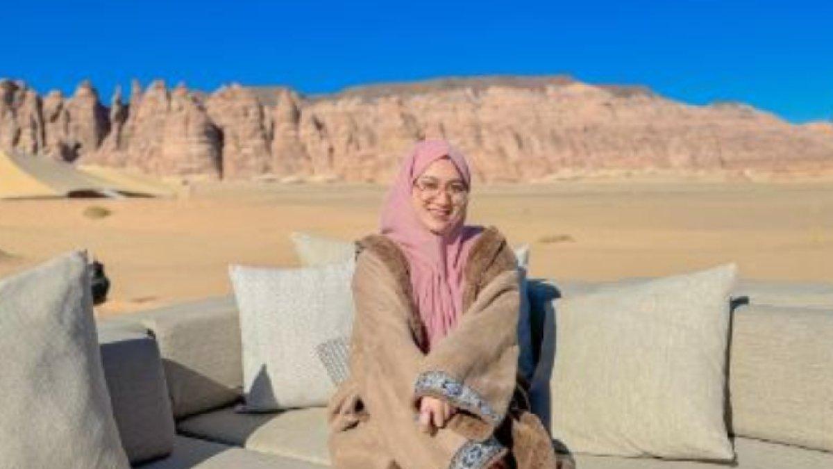 Riang Cahya anggun saat berhijab