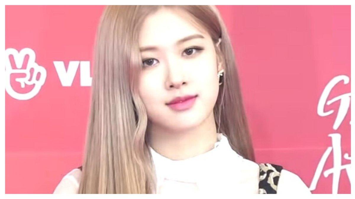 ROSE BLACPINK MENARIK KENAGGOTAANNYA - Rosé BLACKPINK mengejutkan penggemar dengan menarik keanggotaannya dari KOMCA. Apa alasan di balik keputusan besar ini? Simak selengkapnya!