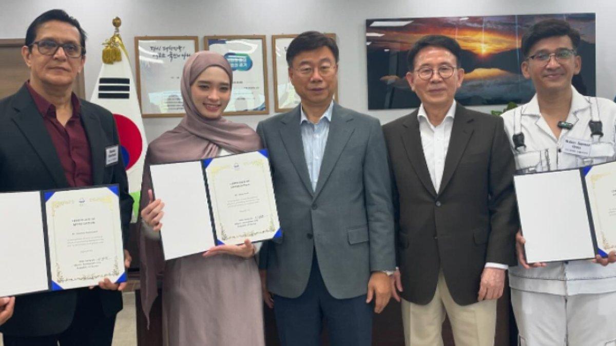 Ruben Onsu berkunjung ke Korea Selatan bersama Inara Rusli