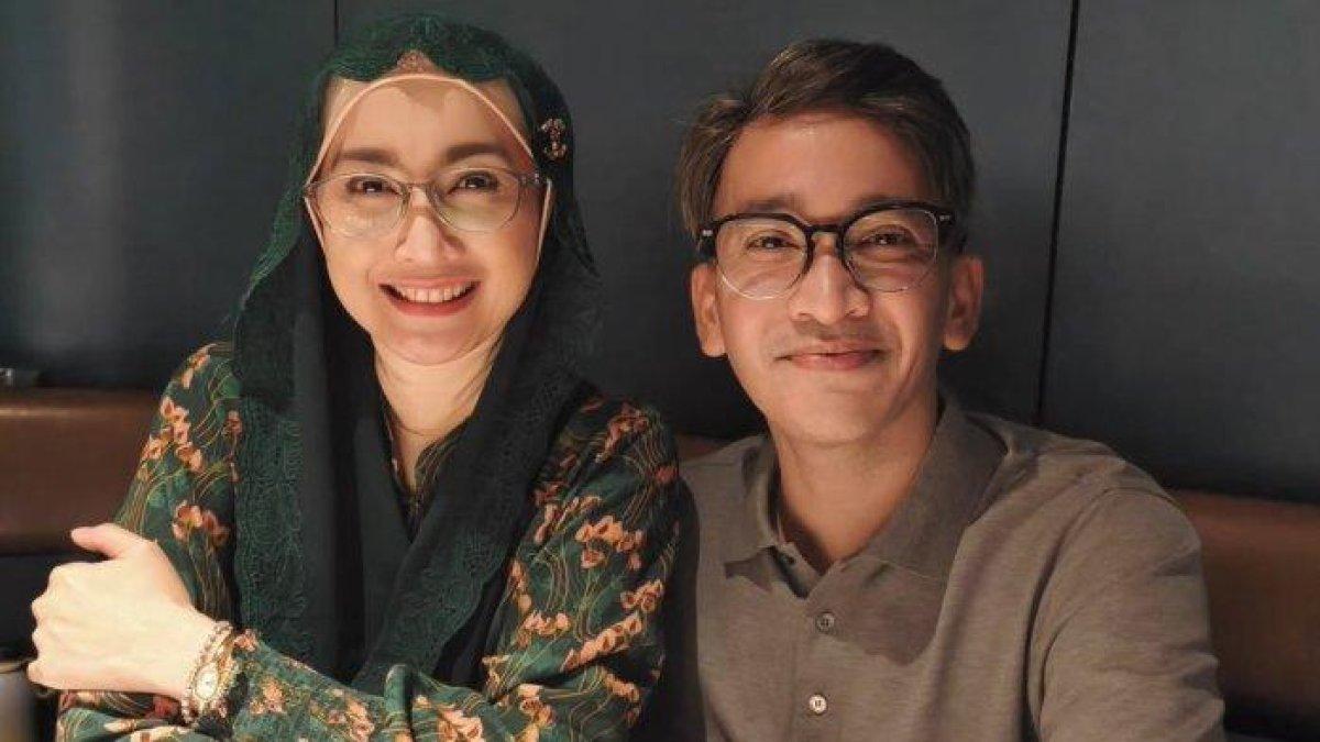 FOTO BERSAMA - Ruben Onsu dan Desy Ratnasari berfoto bersama, dicapture 14 Juni 2025. Jelaskan Soal Foto Berdua Desy Ratnasari, Ruben Onsu: Maaf ya Jika Ada Perkataan yang Salah.