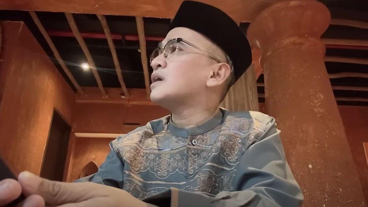 Ruben Onsu ikut manasik haji sebelum menunaikan ibadah haji di Tanah Suci.