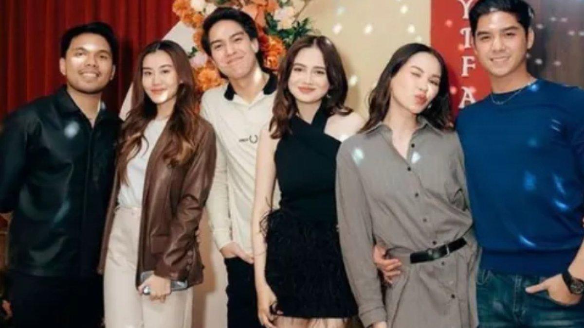 Saat Syifa Hadju ulang tahun, Alyssa Daguise tampak hadir.