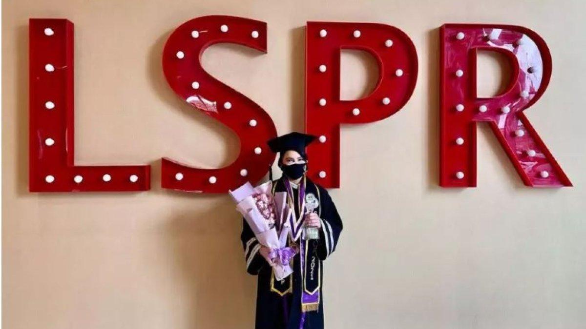 Sarah juga sudah menyelesaikan