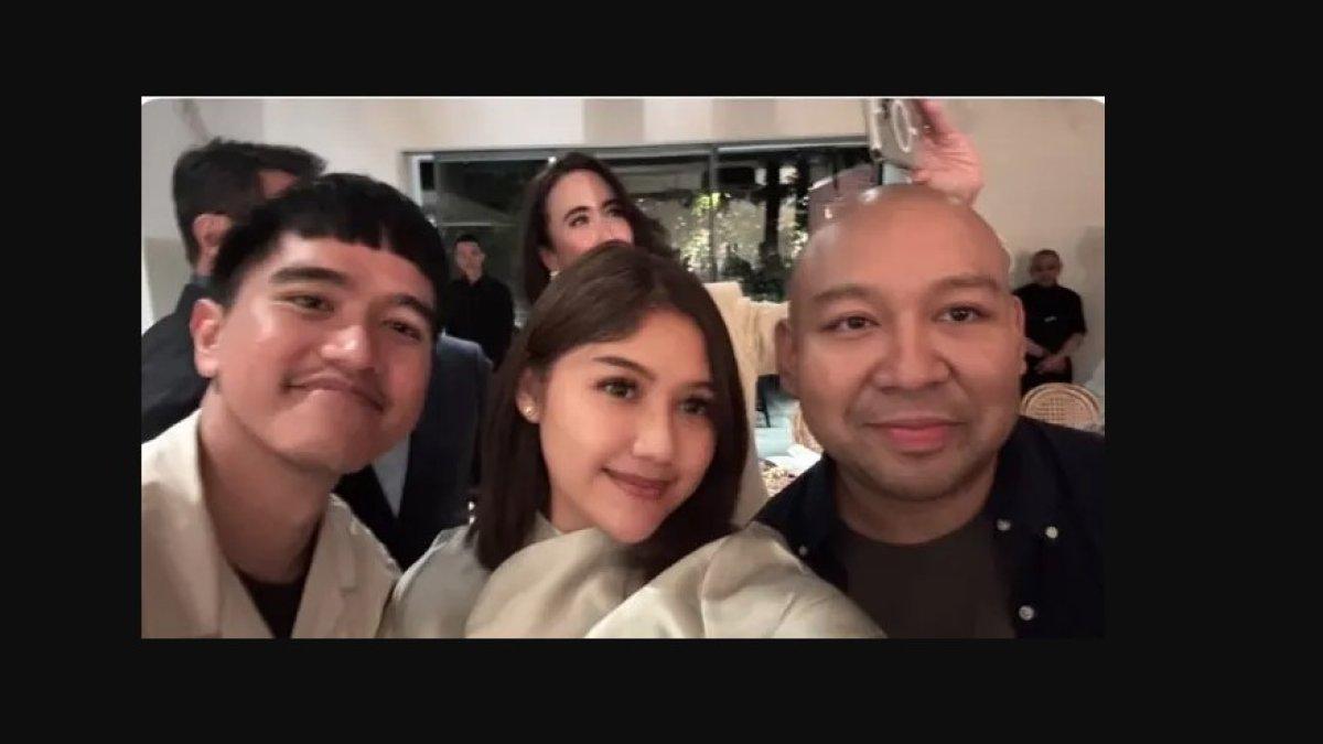 PENAMPILAN SELVI ANANDA - Sedangkan Kaesang Pangarep dan Erina Gudono juga hadir dengan tampilan kompak, mengenakan pakaian berwarna ivory.