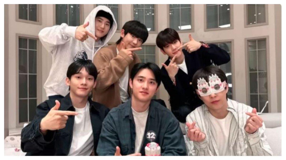 EXO RAYAKAN ULANG TAHUN DEBUT DENGAN SIARAN PENUH DENGAN SIARAN PENUH HARU DAN KEJUTAN SEHUN - EXO rayakan 13 tahun debut lewat live spesial penuh haru, Sehun sampaikan pesan mengejutkan yang bikin EXO-L tersentuh!
